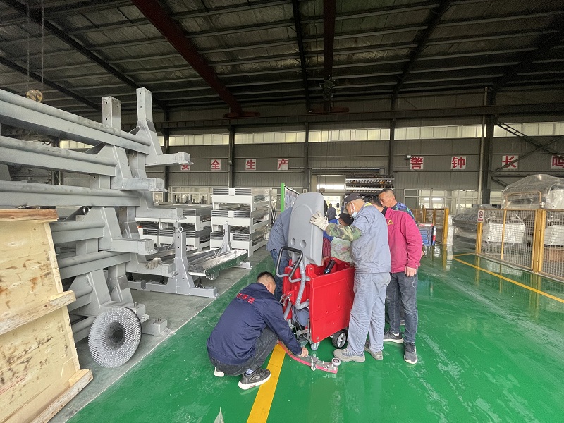 針對不同地面，怎么使用洗地機(jī)？